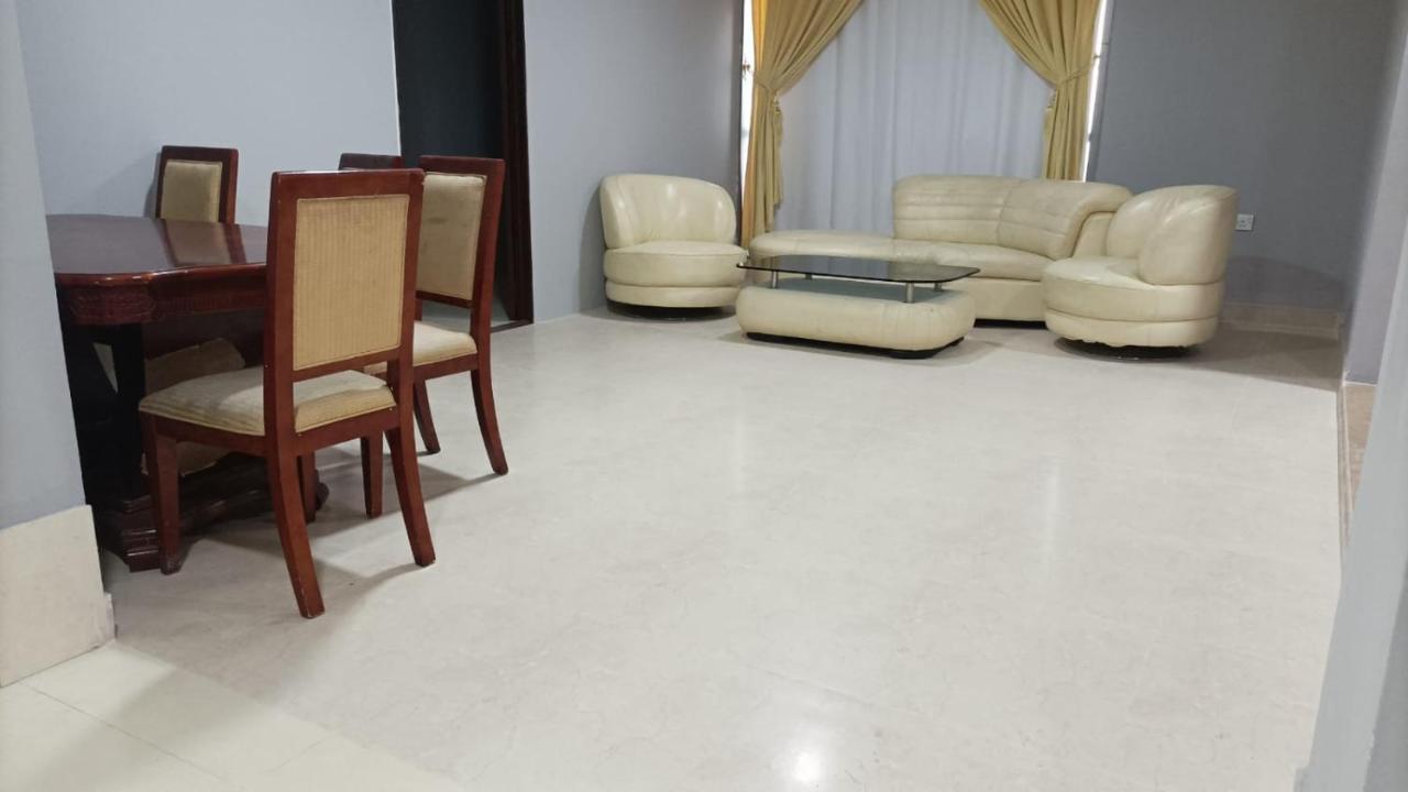 Almansoori Villa2022 Doha Room photo